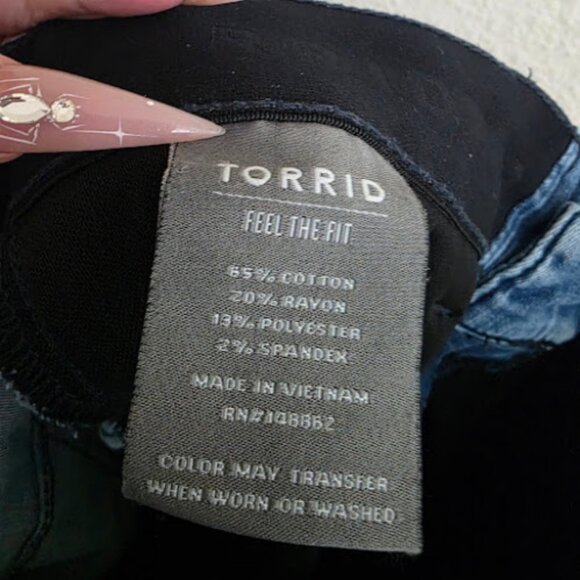 Torrid Super Soft Bombshell Skinny Medium Wash Jeans Women's Size 12 - Picture 8 of 8
